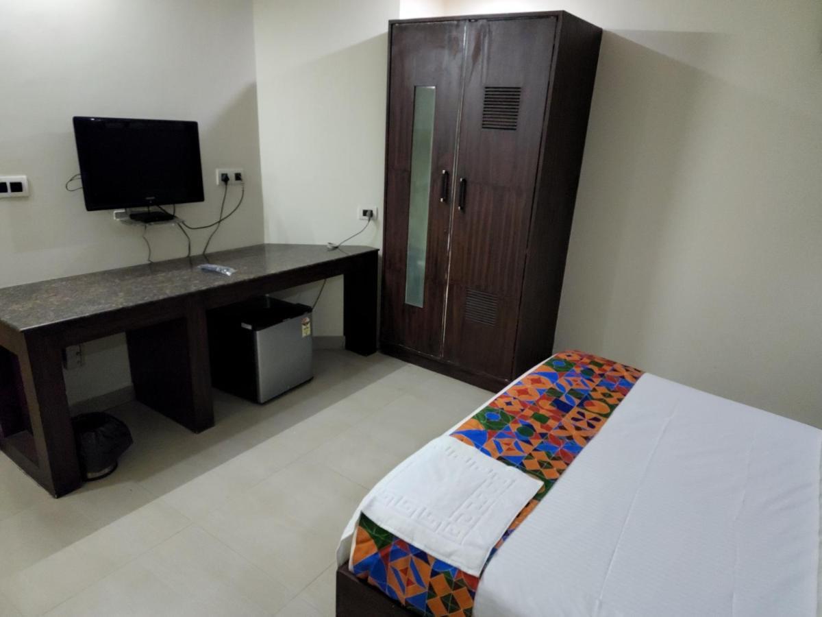 Westernsuites Hotel / Spa Bangalore Dış mekan fotoğraf